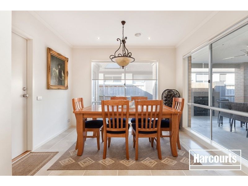 10 Peisley Crescent, Cranbourne East VIC 3977