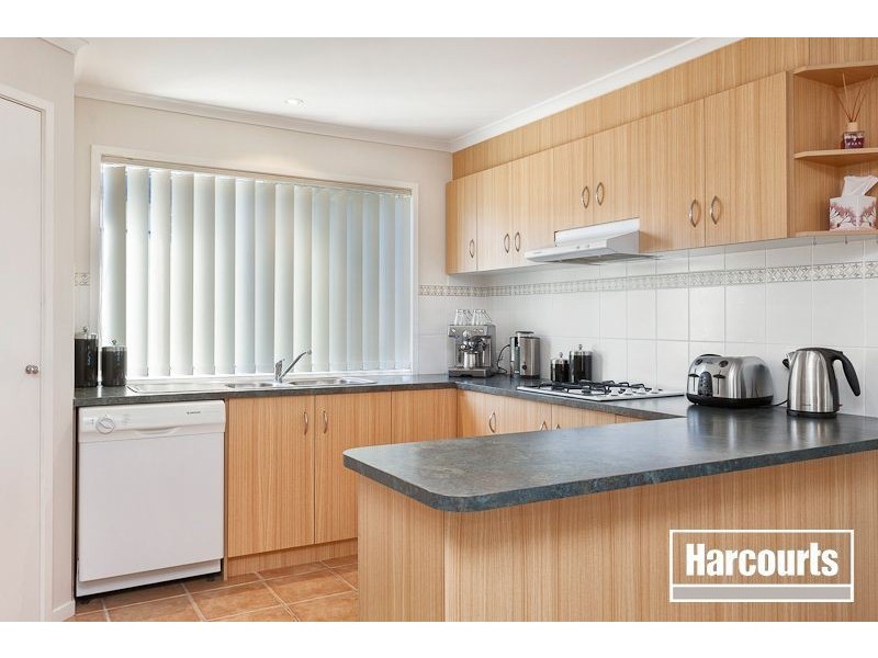 6 Thistlewood Place, Cranbourne East VIC 3977