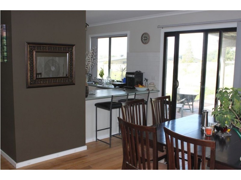 3 Meadow Road, Devon Meadows VIC 3977