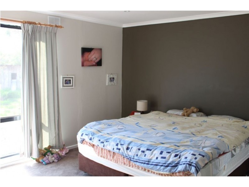 3 Meadow Road, Devon Meadows VIC 3977