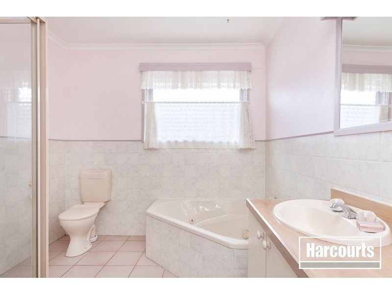 31 Fenfield Street, Cranbourne VIC 3977