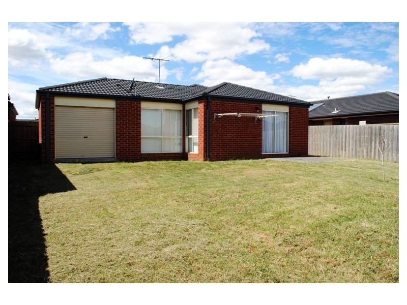 38 Sing Crescent, Berwick VIC 3806