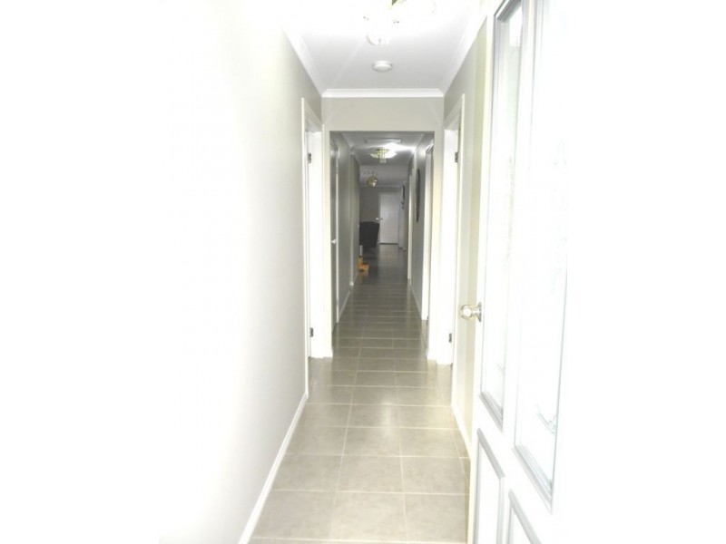 2 Maybush Lane, Cranbourne VIC 3977