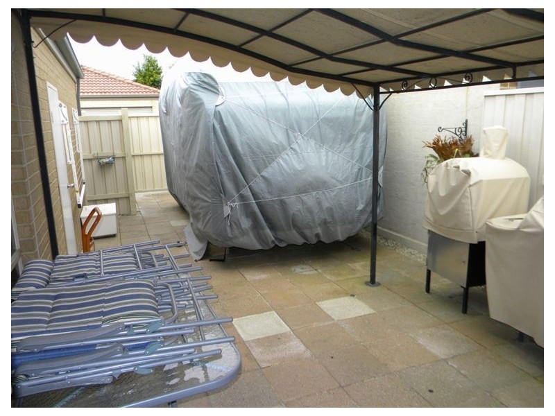 2 Maybush Lane, Cranbourne VIC 3977