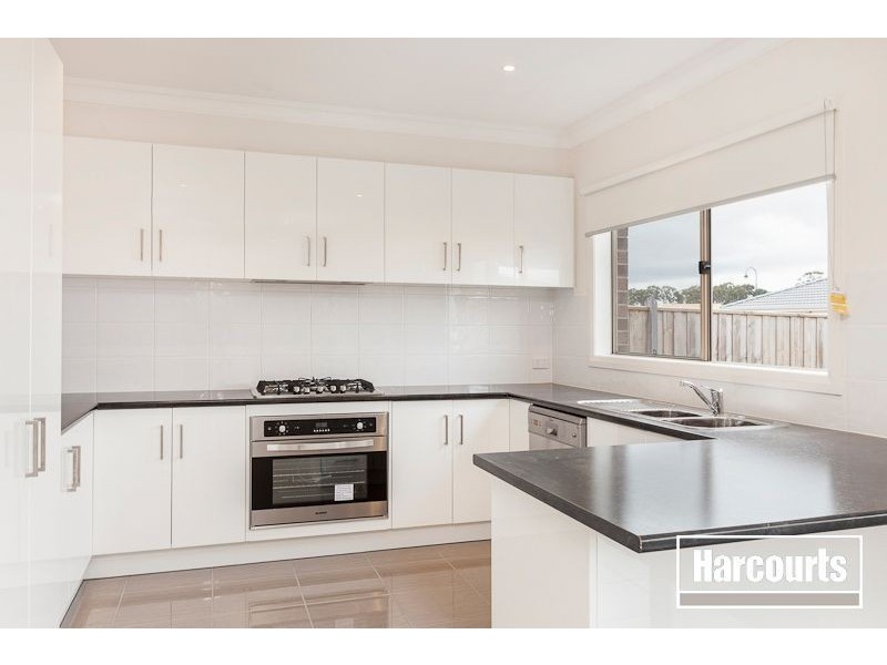20 Starlight Rise, Cranbourne East VIC 3977