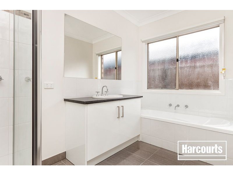 20 Starlight Rise, Cranbourne East VIC 3977