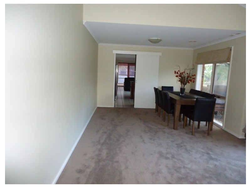 35 Huon Park Drive, Cranbourne North VIC 3977