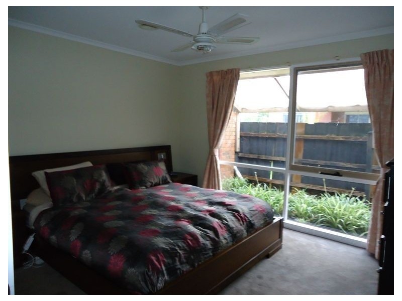 35 Huon Park Drive, Cranbourne North VIC 3977