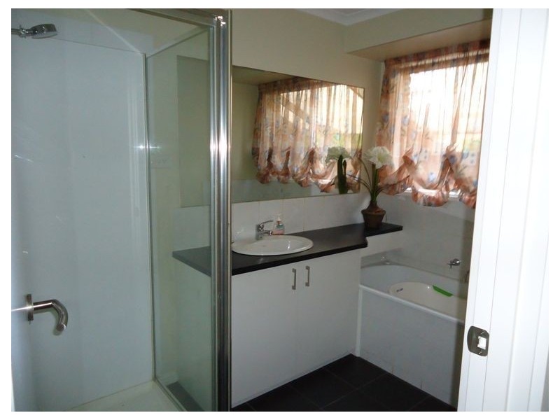 35 Huon Park Drive, Cranbourne North VIC 3977