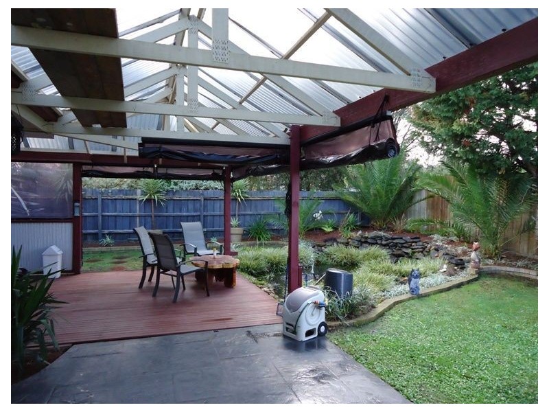 35 Huon Park Drive, Cranbourne North VIC 3977