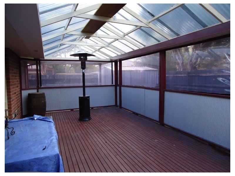 35 Huon Park Drive, Cranbourne North VIC 3977