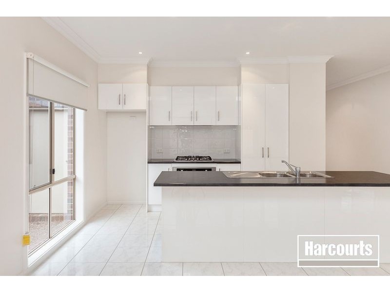 84 Thunderbolt Drive, Cranbourne East VIC 3977