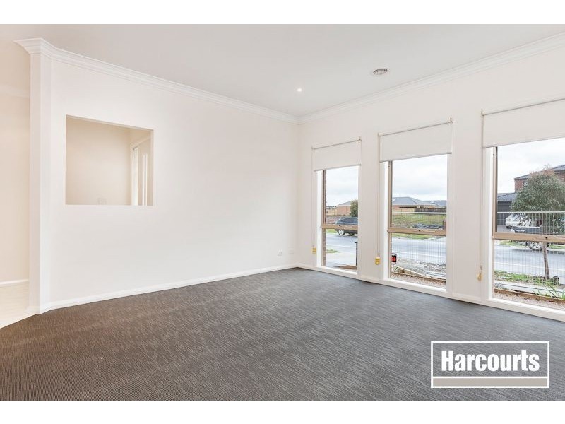 84 Thunderbolt Drive, Cranbourne East VIC 3977