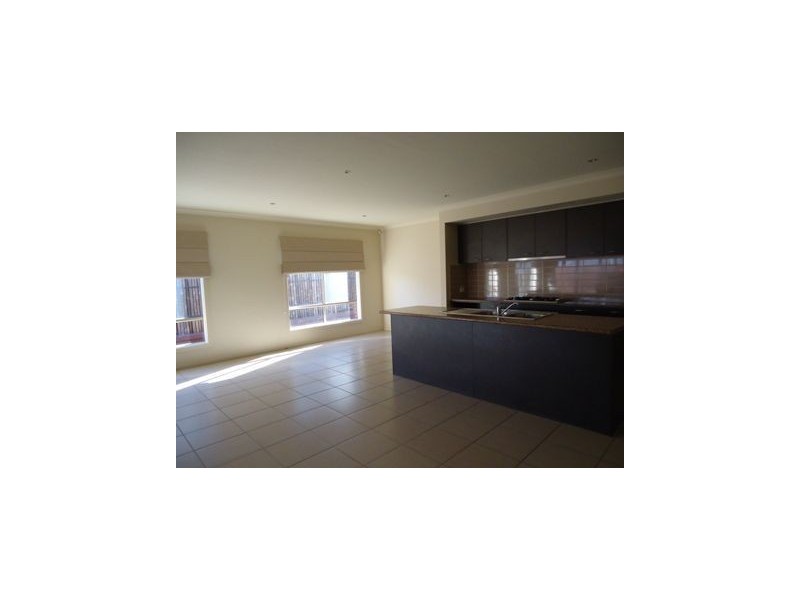 75 Settlers Run, Cranbourne South VIC 3977