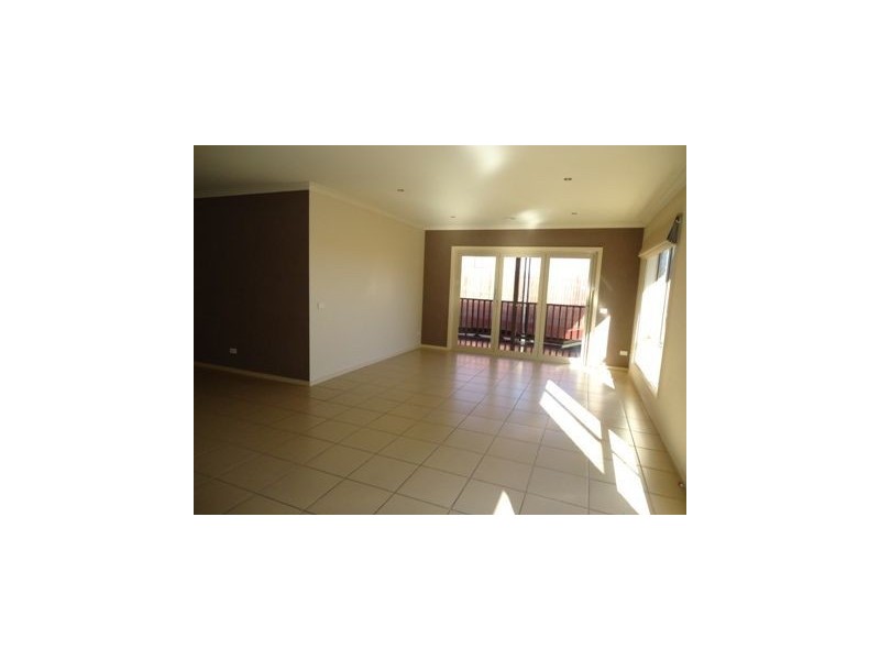 75 Settlers Run, Cranbourne South VIC 3977