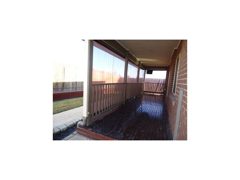 75 Settlers Run, Cranbourne South VIC 3977