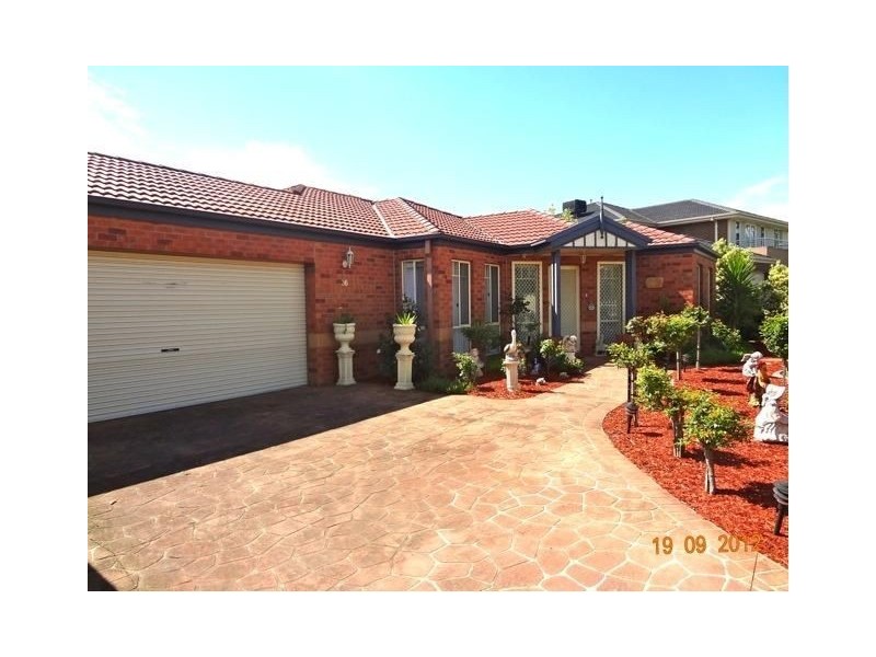36 Hunt Club Boulevard, Cranbourne East VIC 3977