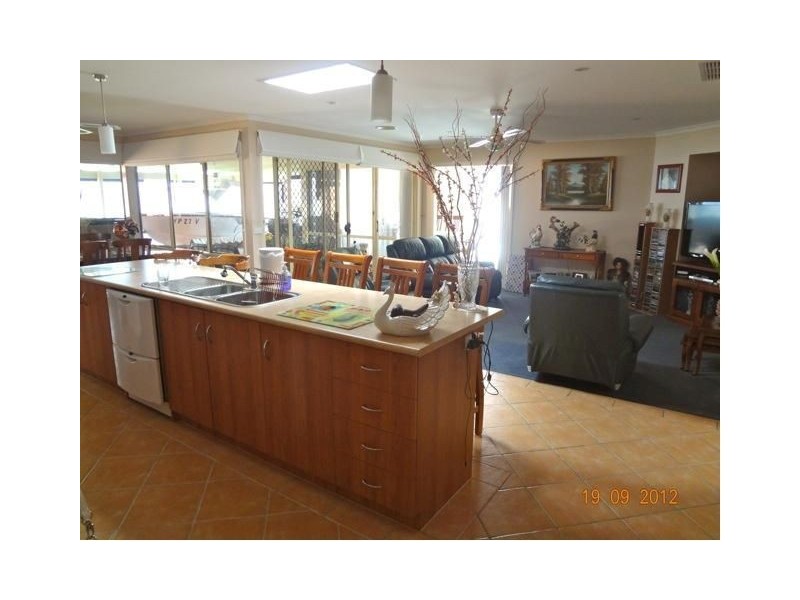 36 Hunt Club Boulevard, Cranbourne East VIC 3977