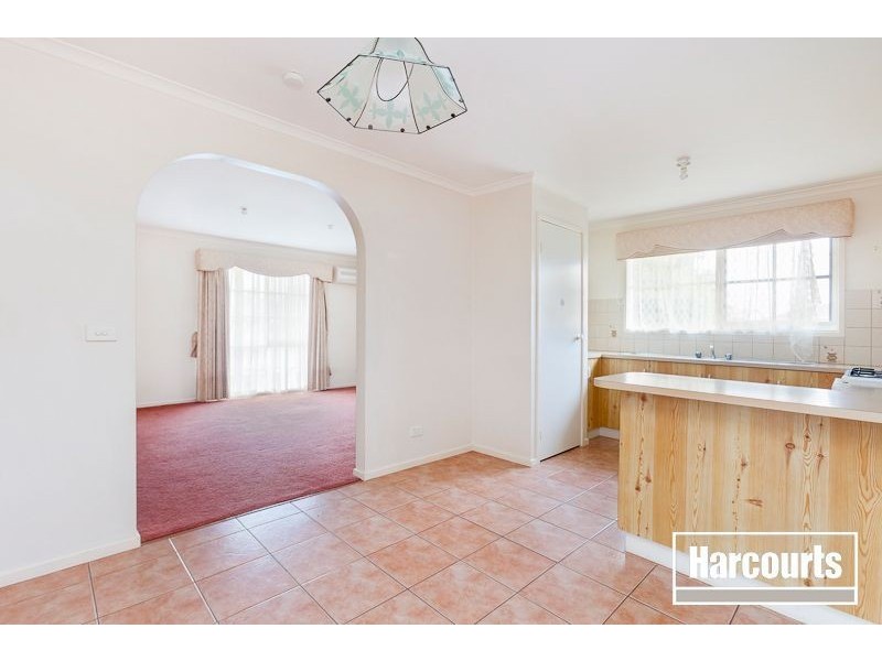 33 Courtenay Avenue, Cranbourne North VIC 3977