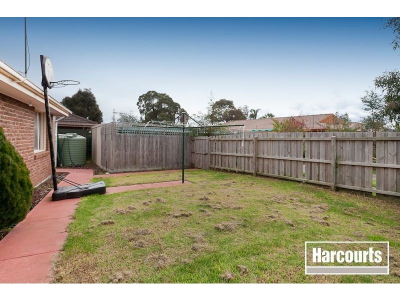 33 Courtenay Avenue, Cranbourne North VIC 3977