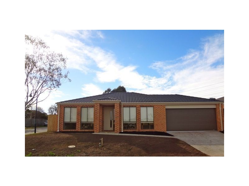 1 Kildare View, Cranbourne VIC 3977