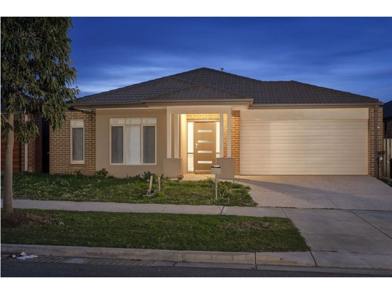 92 Alisma Boulevard, Cranbourne North VIC 3977