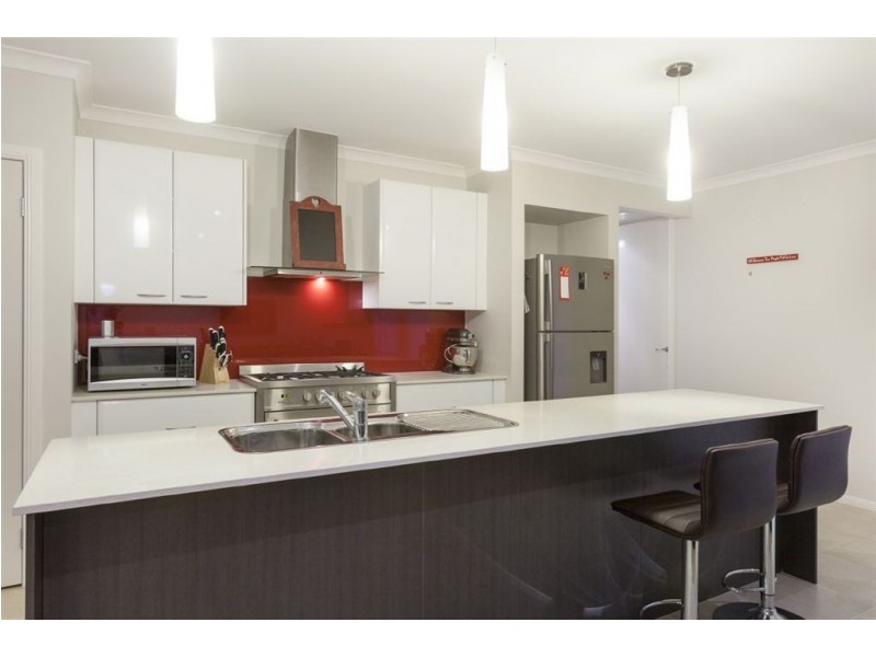 92 Alisma Boulevard, Cranbourne North VIC 3977