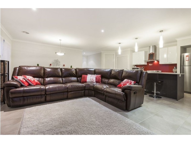 92 Alisma Boulevard, Cranbourne North VIC 3977