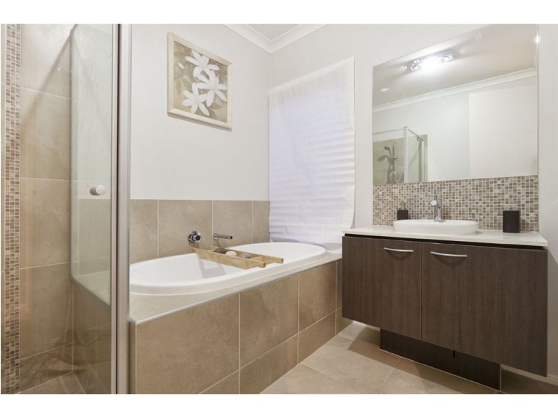 92 Alisma Boulevard, Cranbourne North VIC 3977