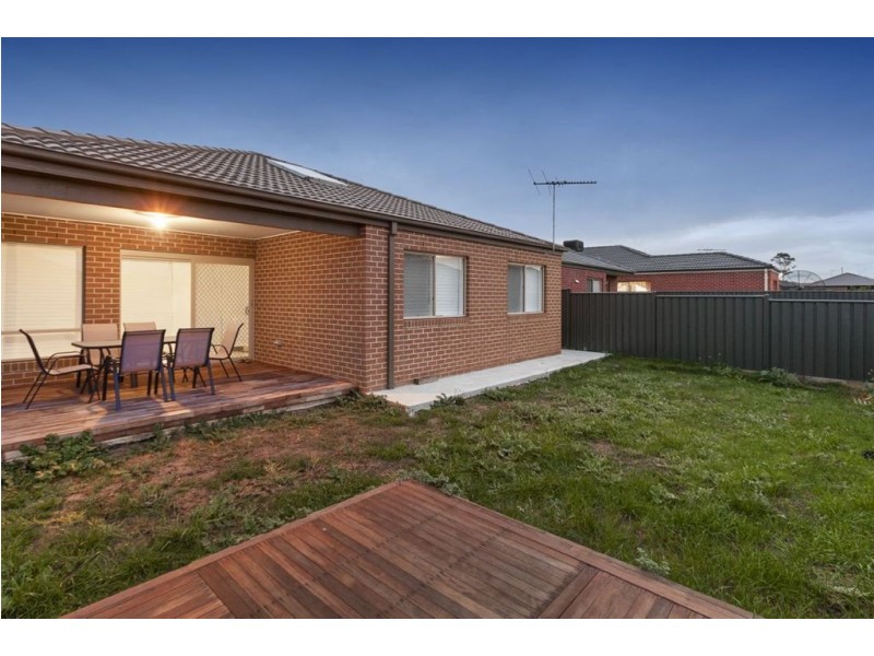 92 Alisma Boulevard, Cranbourne North VIC 3977