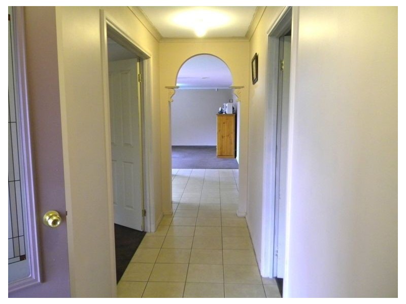 5 Sinatra Way, Cranbourne East VIC 3977