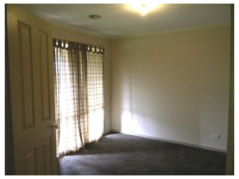 5 Sinatra Way, Cranbourne East VIC 3977