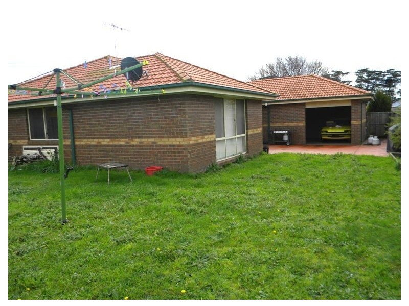 5 Sinatra Way, Cranbourne East VIC 3977