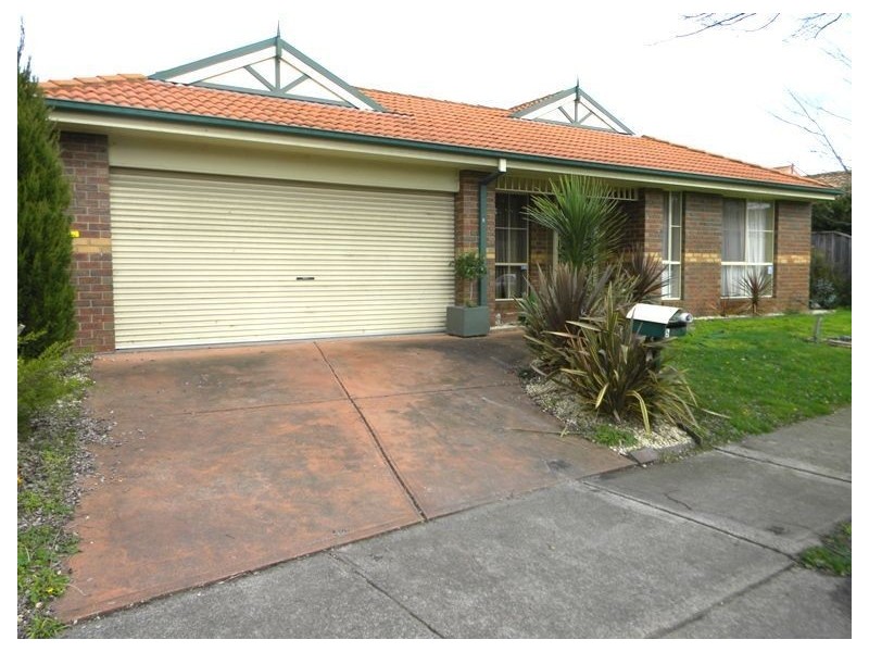 5 Sinatra Way, Cranbourne East VIC 3977