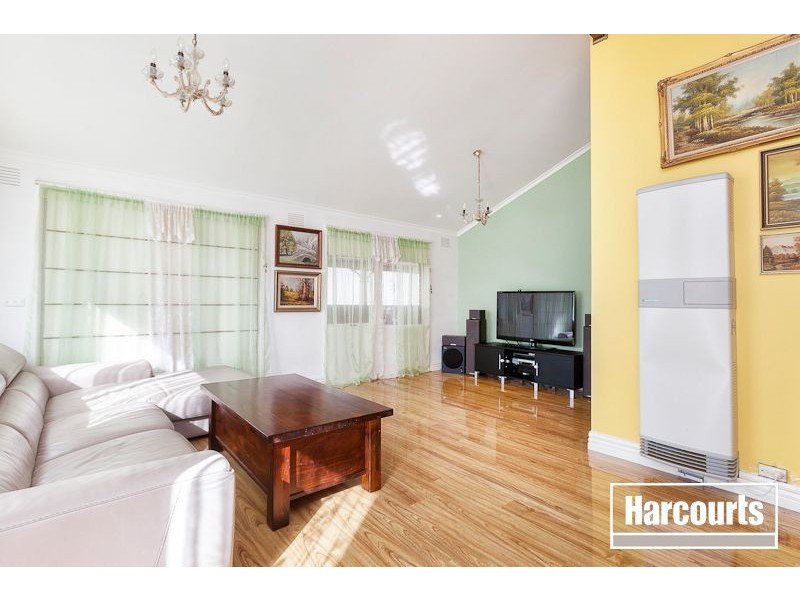 5 Bass Court, Cranbourne North VIC 3977