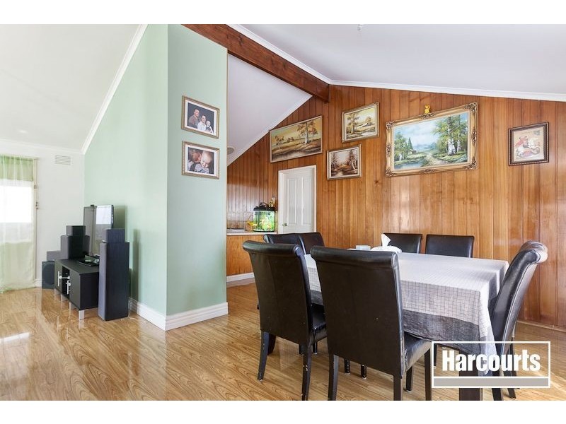 5 Bass Court, Cranbourne North VIC 3977