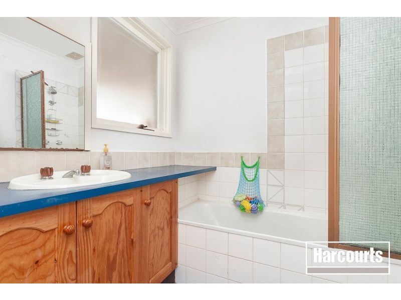 5 Bass Court, Cranbourne North VIC 3977