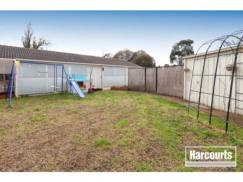 5 Bass Court, Cranbourne North VIC 3977