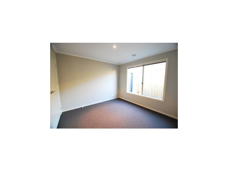 6 Elysian Place, Cranbourne West VIC 3977
