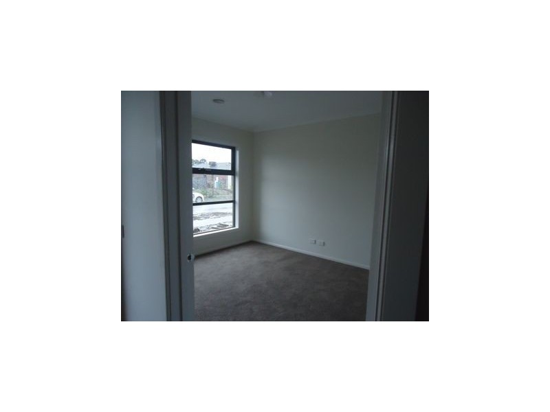 15 Tawleed Ride, Cranbourne East VIC 3977
