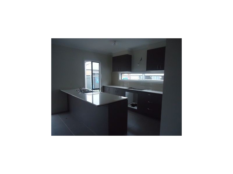 15 Tawleed Ride, Cranbourne East VIC 3977