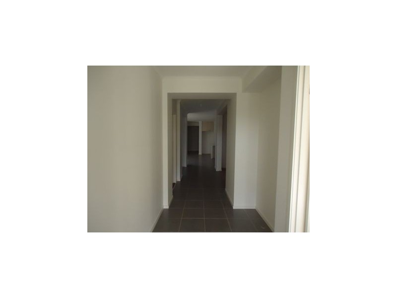 7 Kemsley Green, Cranbourne East VIC 3977