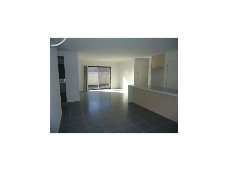 7 Kemsley Green, Cranbourne East VIC 3977