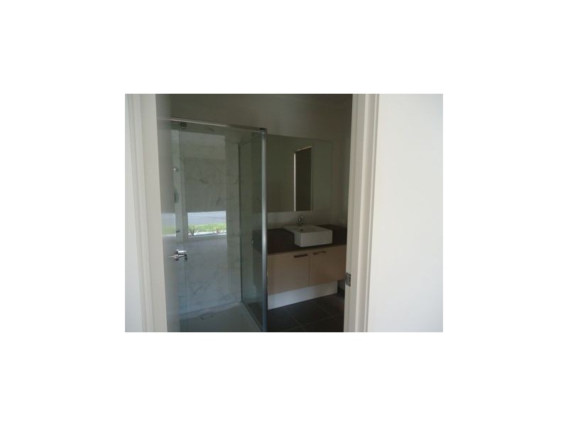 7 Kemsley Green, Cranbourne East VIC 3977