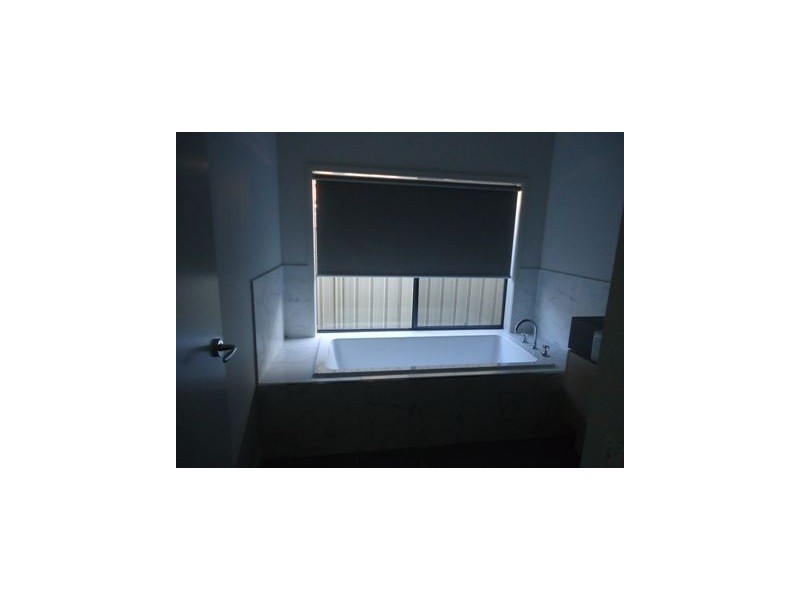 7 Kemsley Green, Cranbourne East VIC 3977