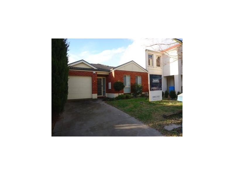 4 Tranter Square, Lynbrook VIC 3975