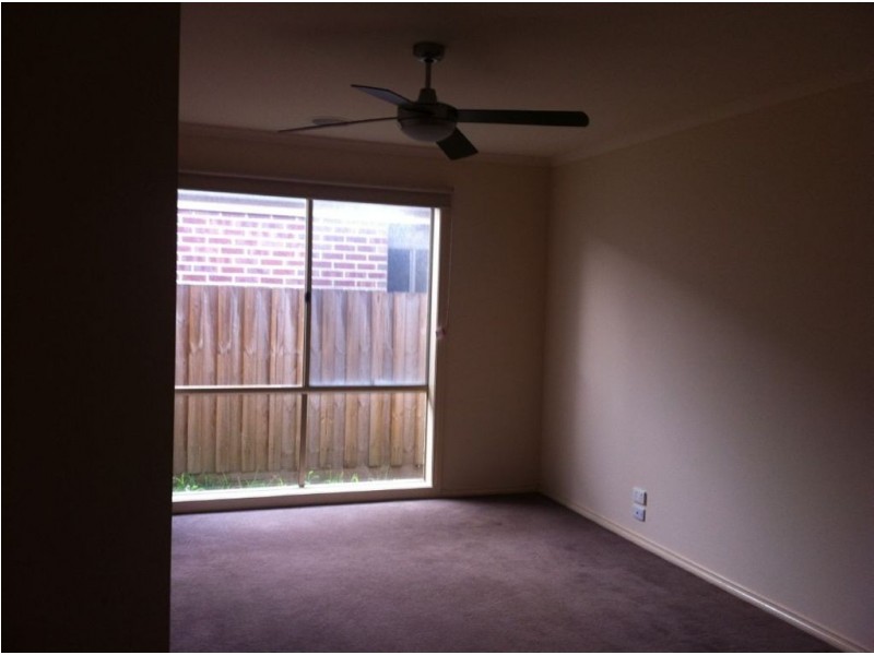 16 Domino Way, Hampton Park VIC 3976