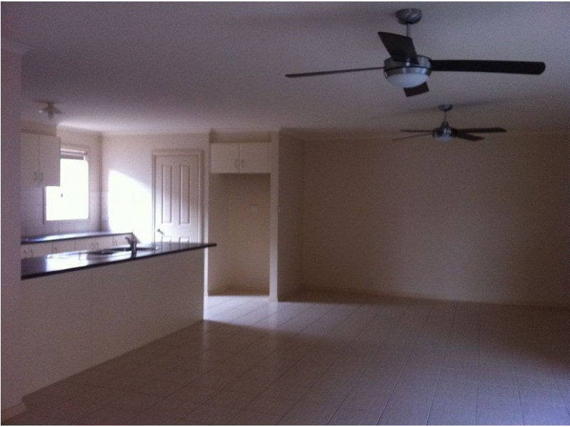 16 Domino Way, Hampton Park VIC 3976