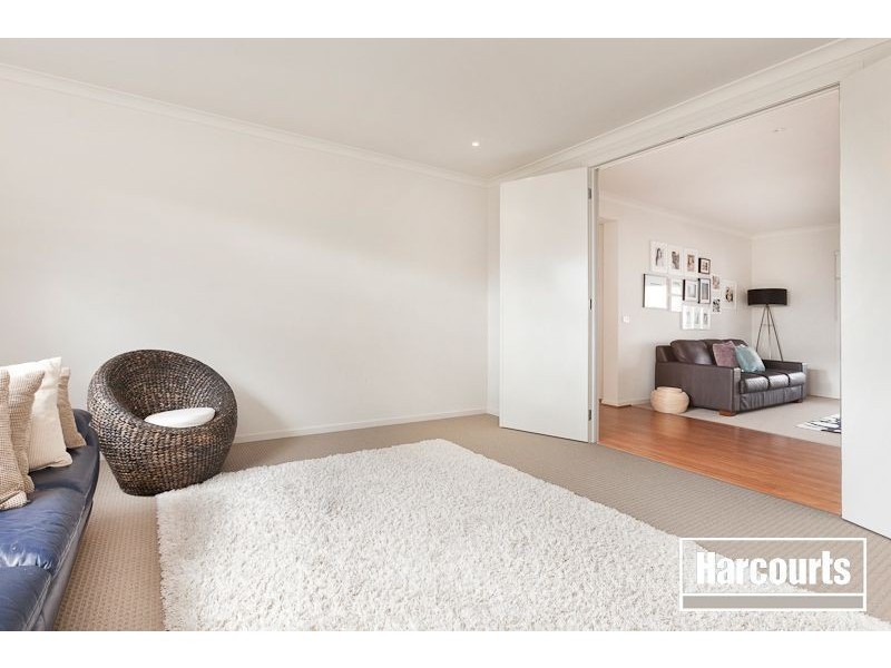 21 Mc Callum Drive, Cranbourne East VIC 3977