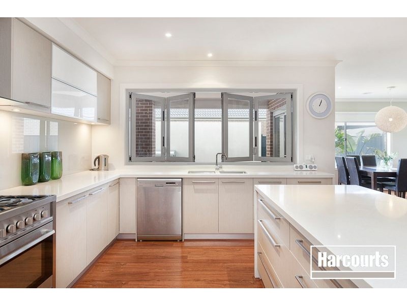 21 Mc Callum Drive, Cranbourne East VIC 3977